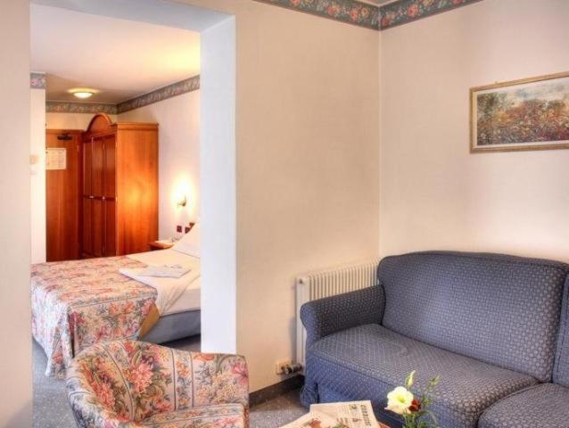 Hotel Astoria كنازاي الغرفة الصورة