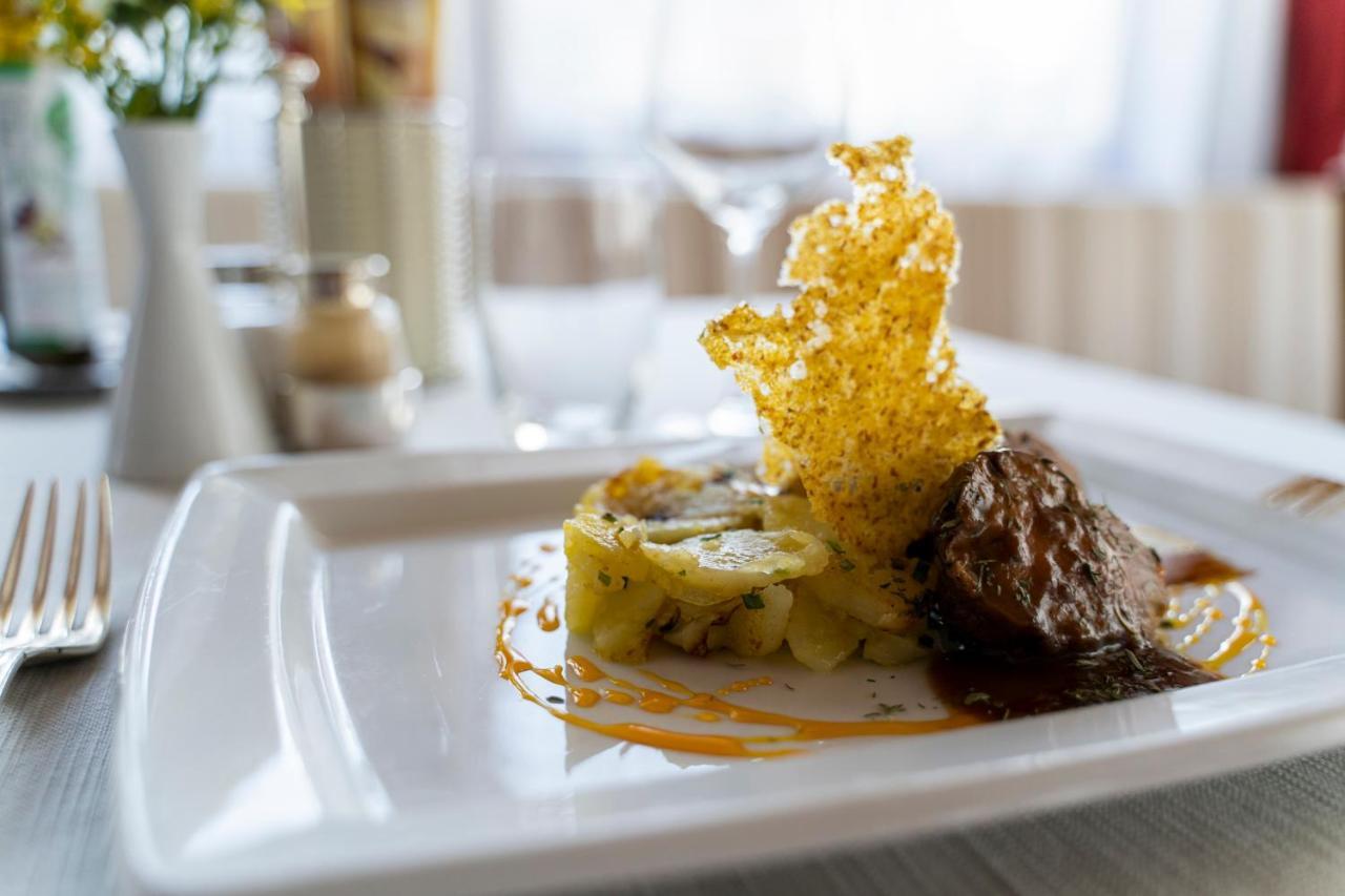 Hotel Astoria كنازاي المظهر الخارجي الصورة